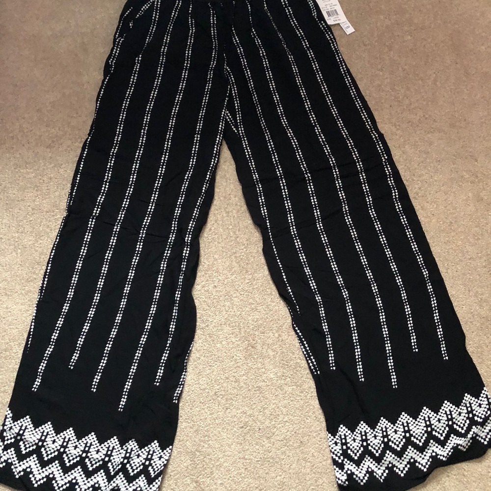 Black and white wide leg pants